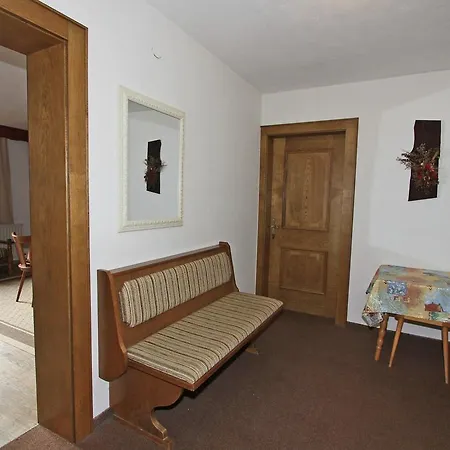 Apartment Leiter